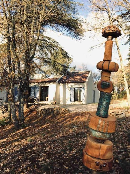 La Maison De Mado Et Sa Cabane Dans Les Arbres Plan d'Aups Exterior photo